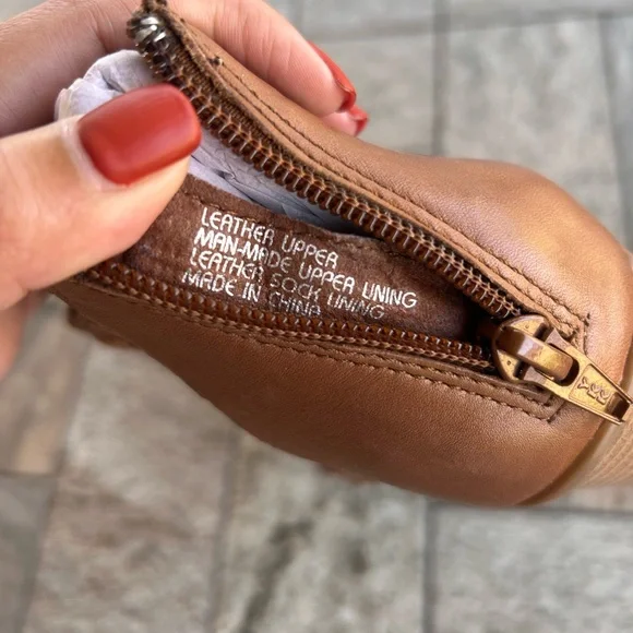 NWOB Earth Brand Zipper Sandals - Picture 10 of 10